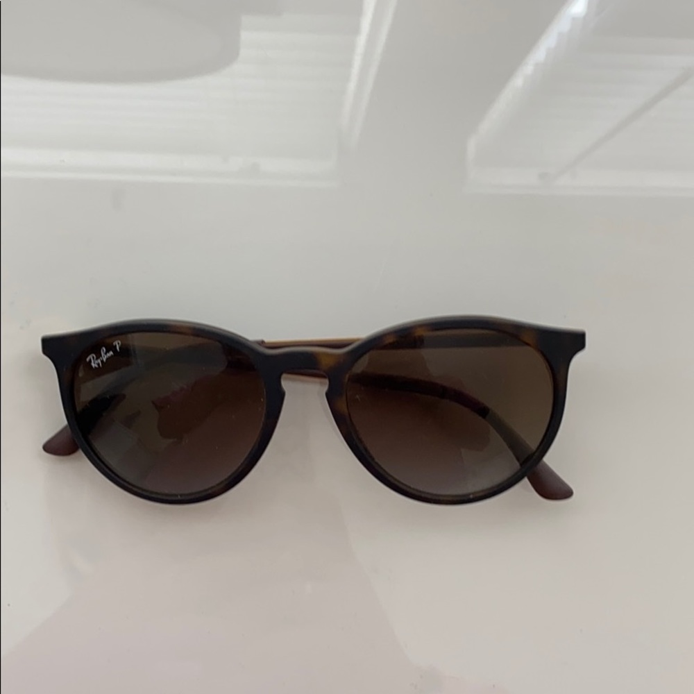 Polarized Raybans - slight scratching on lens